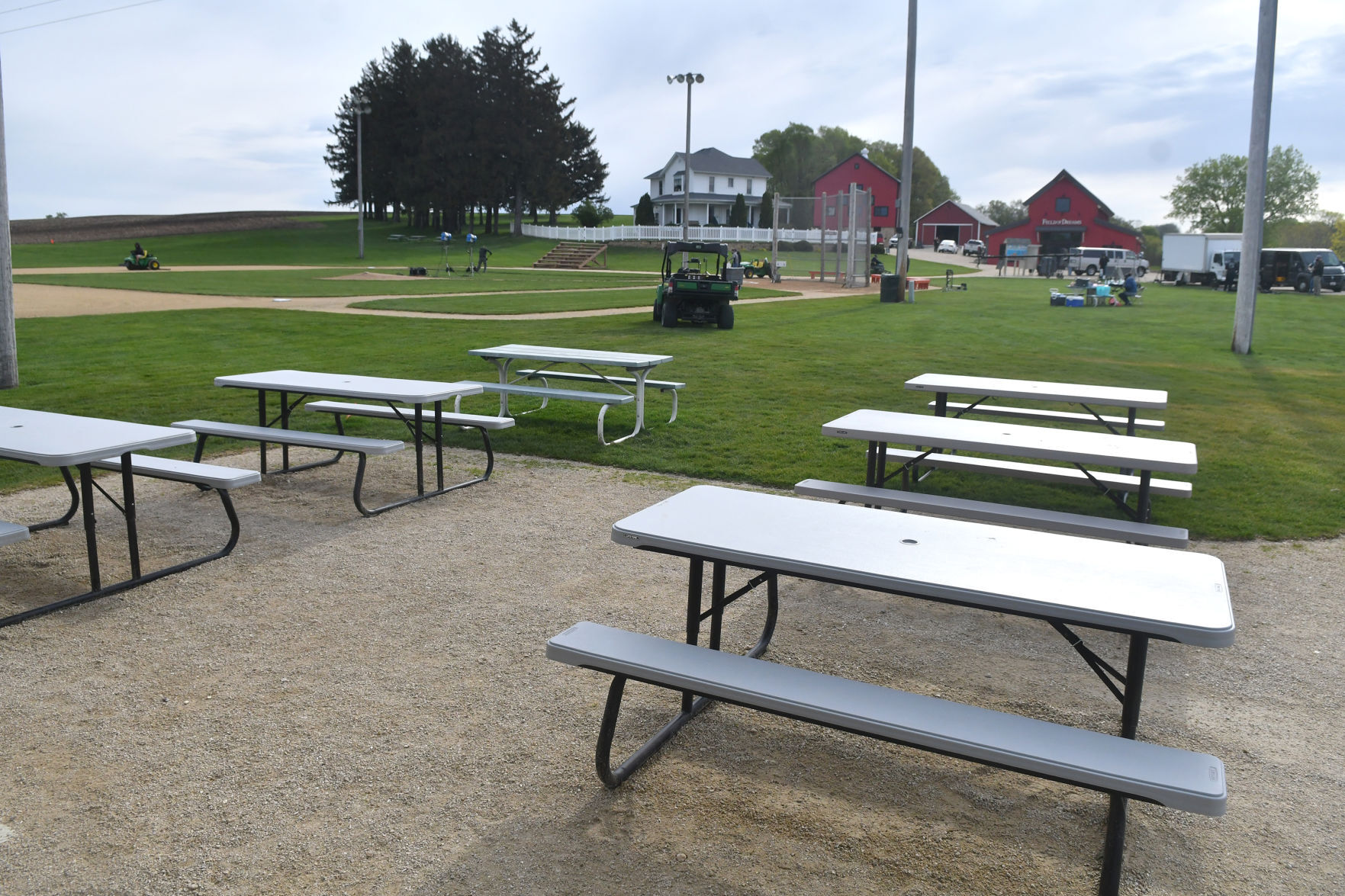 051021-qc-nws-fieldofdreams-273